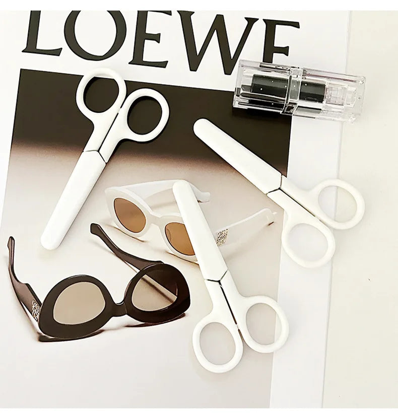 Student cutting scissors Cute mini scissors children's handmade art stainless steel with lid small scissors #4216