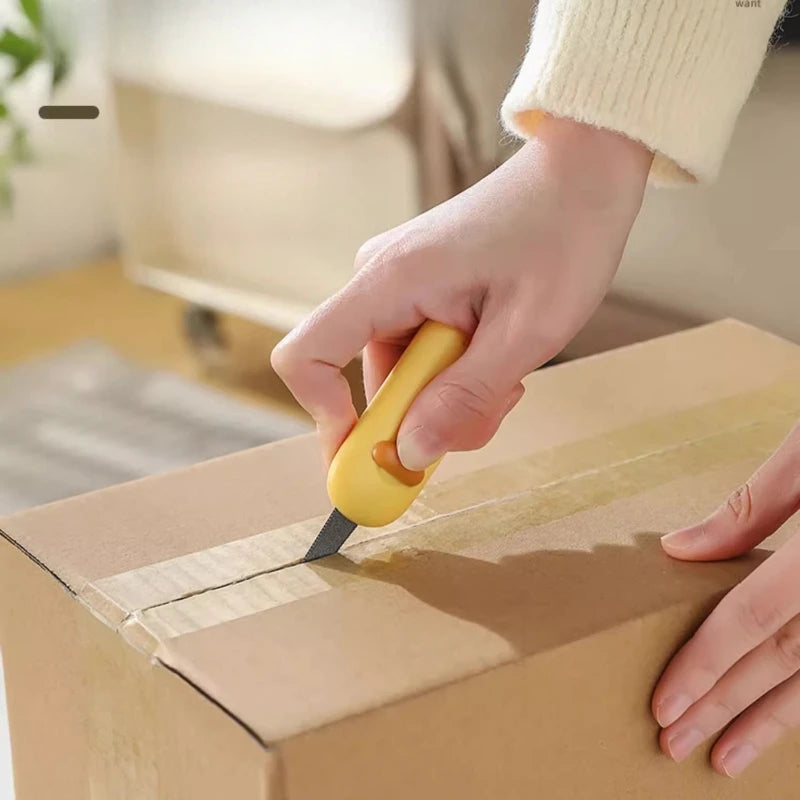 Strong Magnetic Anti-Slip Box Cutter｜Mini Portable Serrated Opener｜Sharp Utility Knife for Packages｜Safe & Effortless Cutting